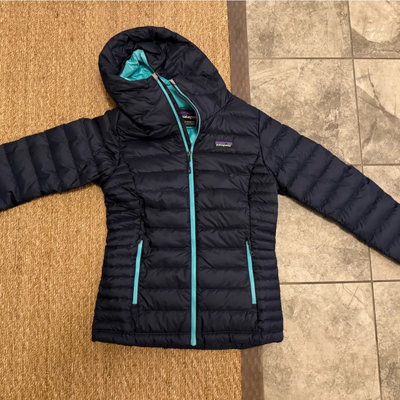 Women’s Patagonia Down Sweater Hoody - Picture 1 of 2